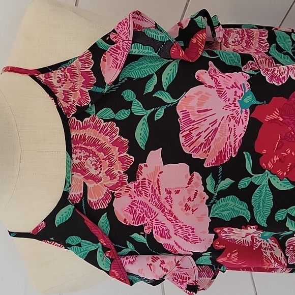 ELLE medium black with red & pink floral sleeveless blouse - Picture 3 of 6
